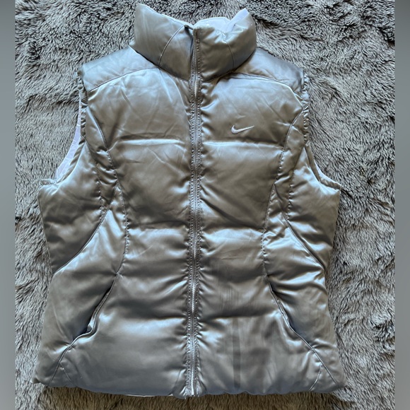 Nike Reversable Puffer Vest - Picture 5 of 7